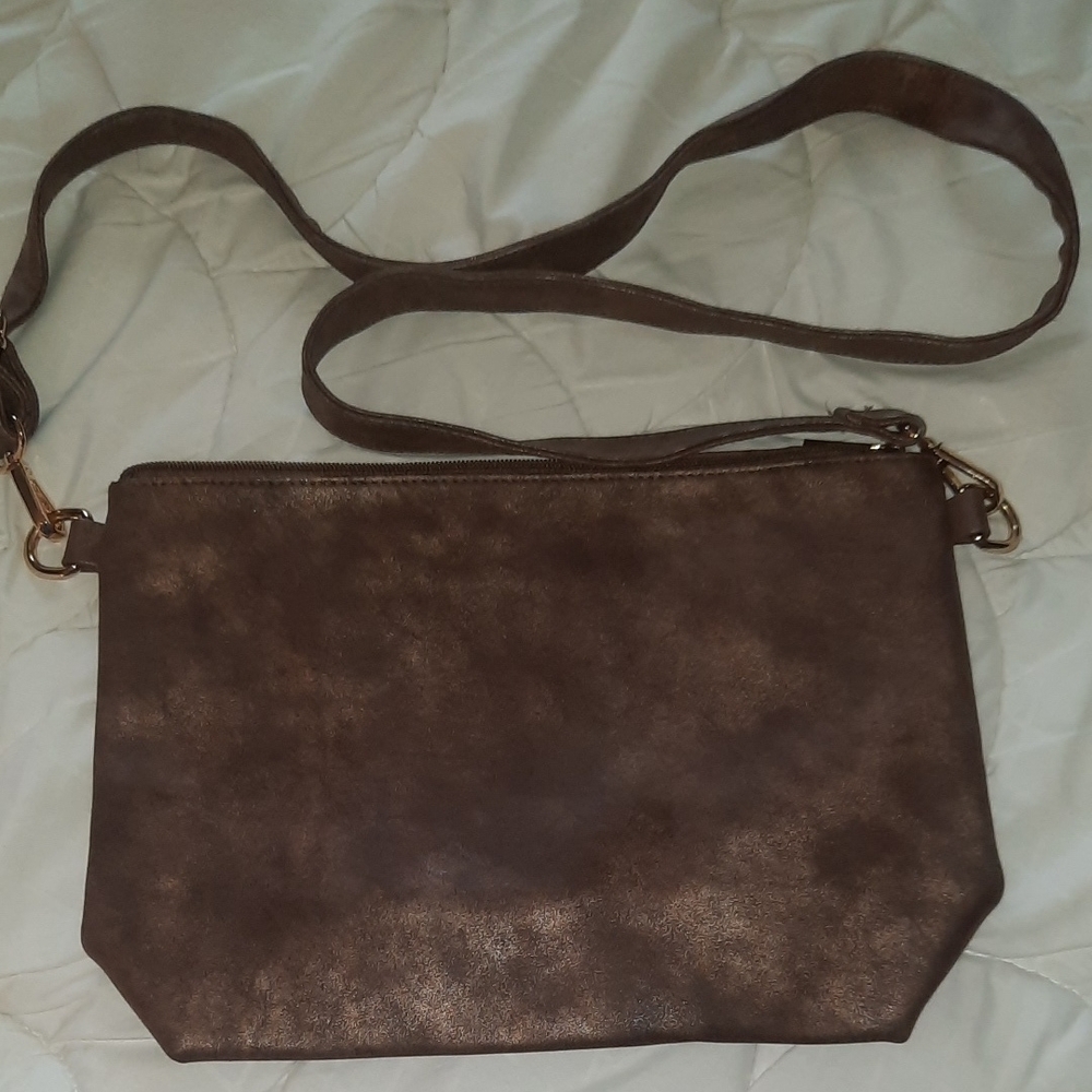 Cato Brown Crossbody Bag with Adjustable Strap and Zipper Closure